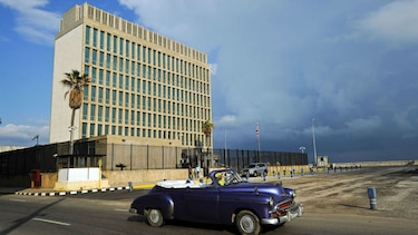 Cuba afirma que decisión adoptada por Estados Unidos es 'precipitada' y dañará 'relaciones'