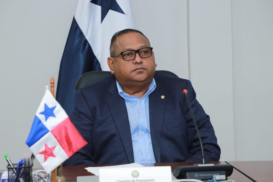 Raúl Pineda afirma que la bancada del PRD votará por Dana Castañeda para la presidencia de la Asamblea