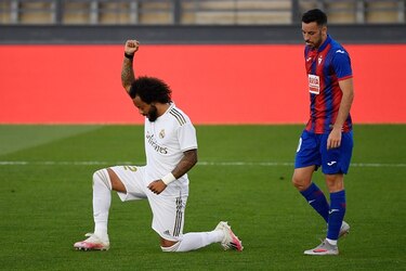 Marcelo celebra un gol en apoyo a George Floyd y la lucha antirracista