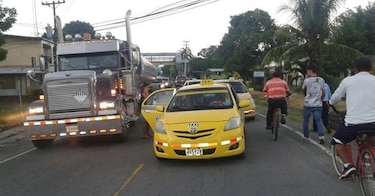 Cierran puente en Changuinola por falta de electricidad