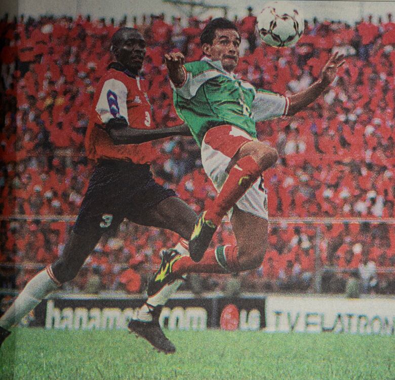 Somos la Marea Roja: A 25 años del partido que masificó una pasión