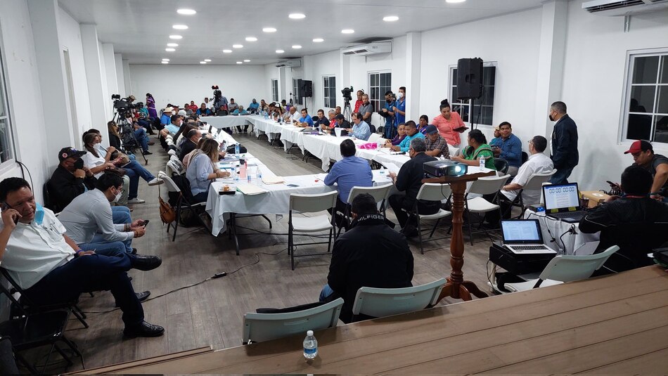 Con una mayoría de consensos se termina de discutir el punto educativo en la mesa de diálogo nacional