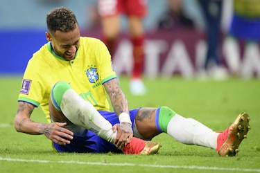 Neymar es el jugador que más faltas recibe