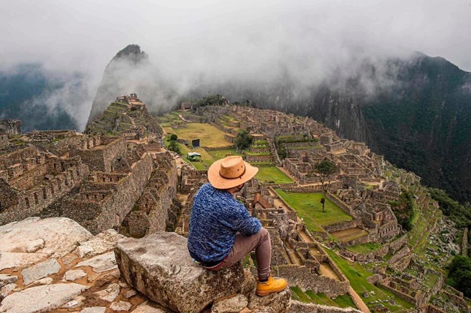 Machu Picchu recibe visitantes tras cierres por protestas
