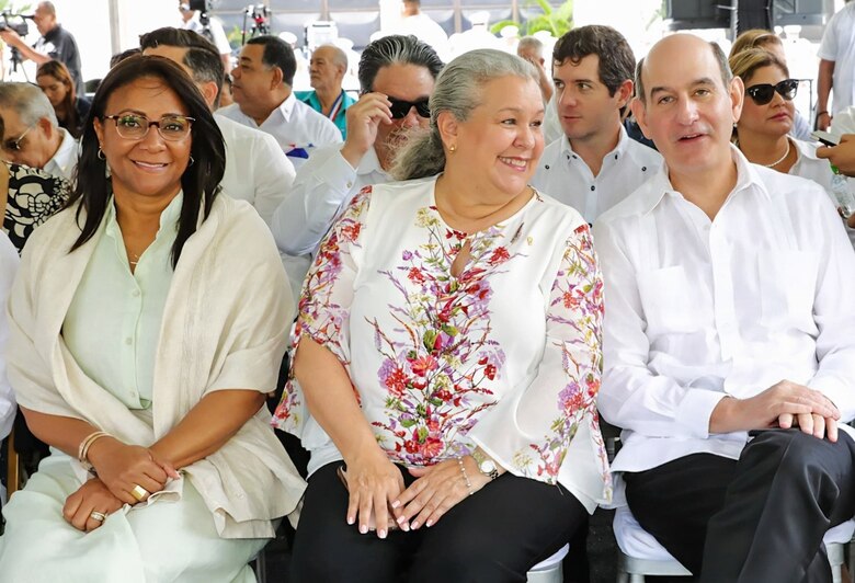 Recortes al Mides y cero inversión para el Ministerio de la Mujer en el proyecto de presupuesto 2026