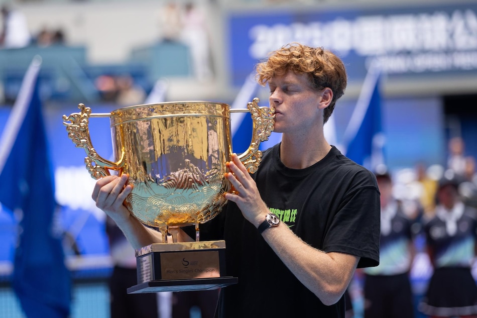 Sinner iguala a Nadal y Djokovic con dos coronas en Pekín tras batir a Tien en la final