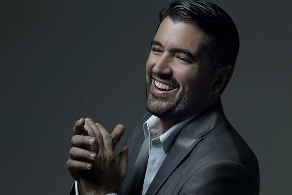 'Detén el tiempo', lo nuevo del barítono panameño Ricardo Velásquez