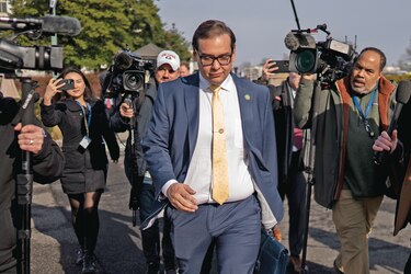 Cámara Baja revela que el republicano George Santos se embolsó dinero de su campaña