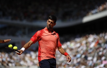 Djokovic dice que aún siente estrés al viajar a Australia 3 años después de ser deportado