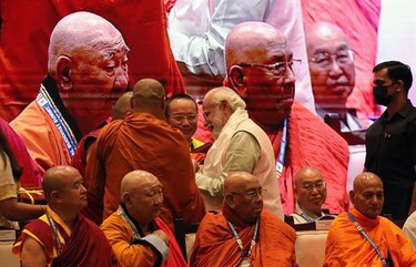 El dalái lama reaparece en una cumbre budista tras escándalo