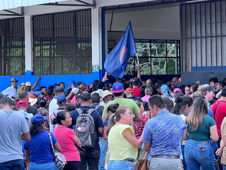 Tensión en Penonomé por el recuento de votos por una curul en la Asamblea, la Policía interviene y el PRD celebra