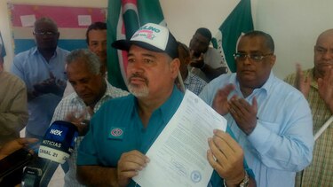 Exalcalde de Colón Dámaso García se postula en CD como precandidato a diputado