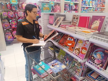 Acodeco recuerda que colegios no pueden imponer venta exclusiva de uniformes y útiles escolares