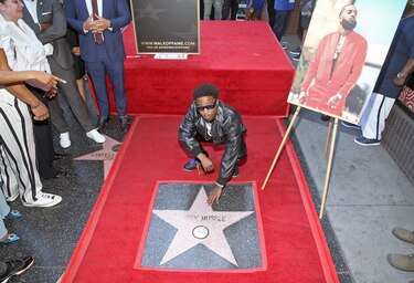 Rapero Nipsey Hussle recibe estrella póstuma en paseo de Hollywood