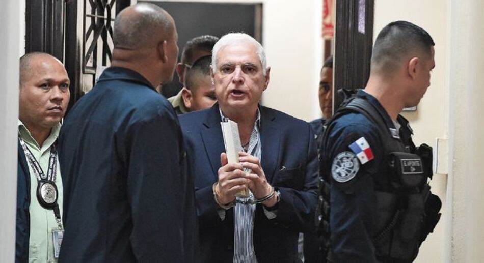 El amparo contra los querellantes