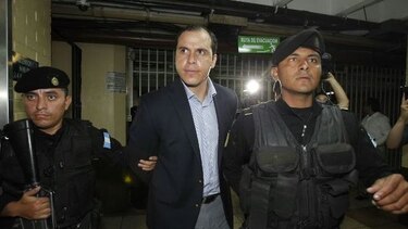 Detienen a Dwight Pezzarossi, exministro guatemalteco