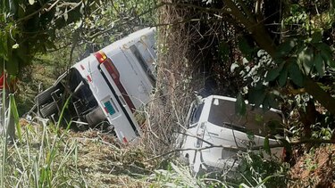 Colisionan dos autobuses en El Nazareno de La Chorrera