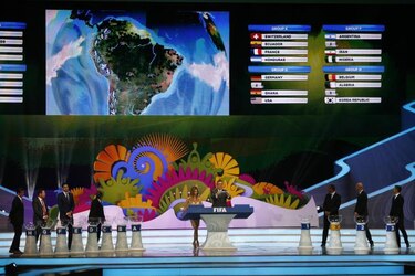 Sorteo deja tres grupos de la muerte