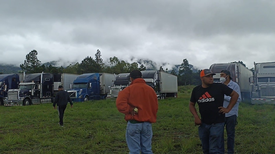 Prosigue paralización del transporte agrícola; se deja de transportar 100 mil quintales de productos