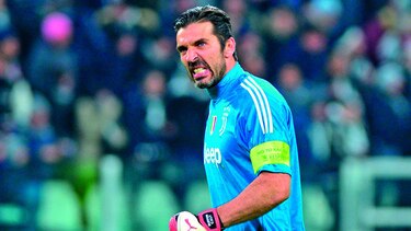 Critica a Buffon y dice que debería retirarse