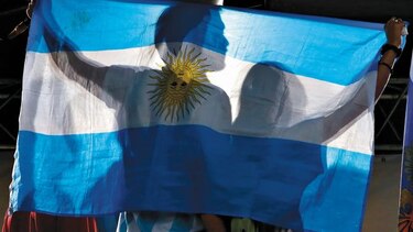 Argentina intenta frenar el sinsabor de inversionistas