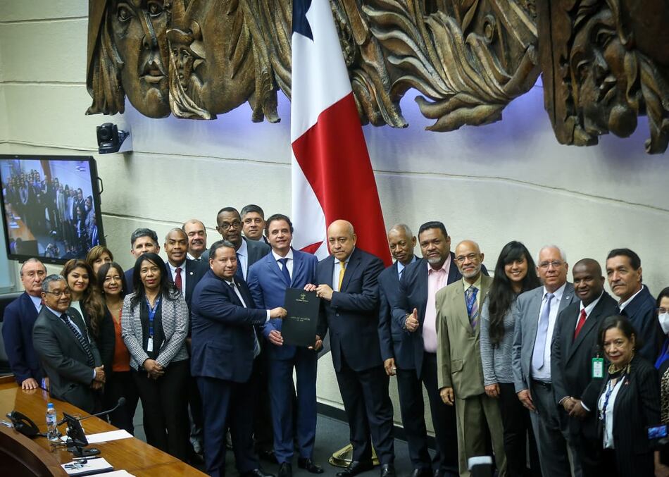 Aprueban en tercer debate proyecto que reforma la ley de la Contraloría