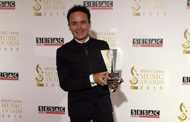 Fonseca sigue mezclando ritmos en su nuevo trabajo discográfico