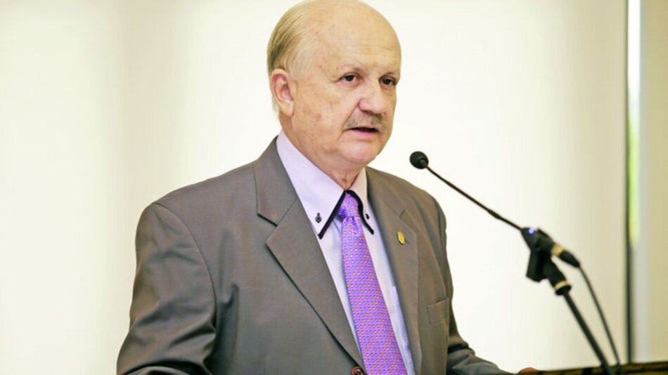 Magistrado, a favor de destituir a Pinilla