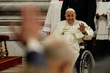 El papa presidió la Vigilia y recordó a los pueblos destruidos por el mal y la injusticia