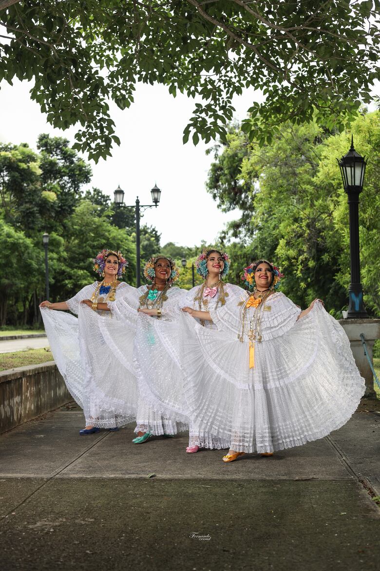 Ballet Folklórico Ritmos y Raíces Panameñas competirá en festivales en Lituania y Polonia