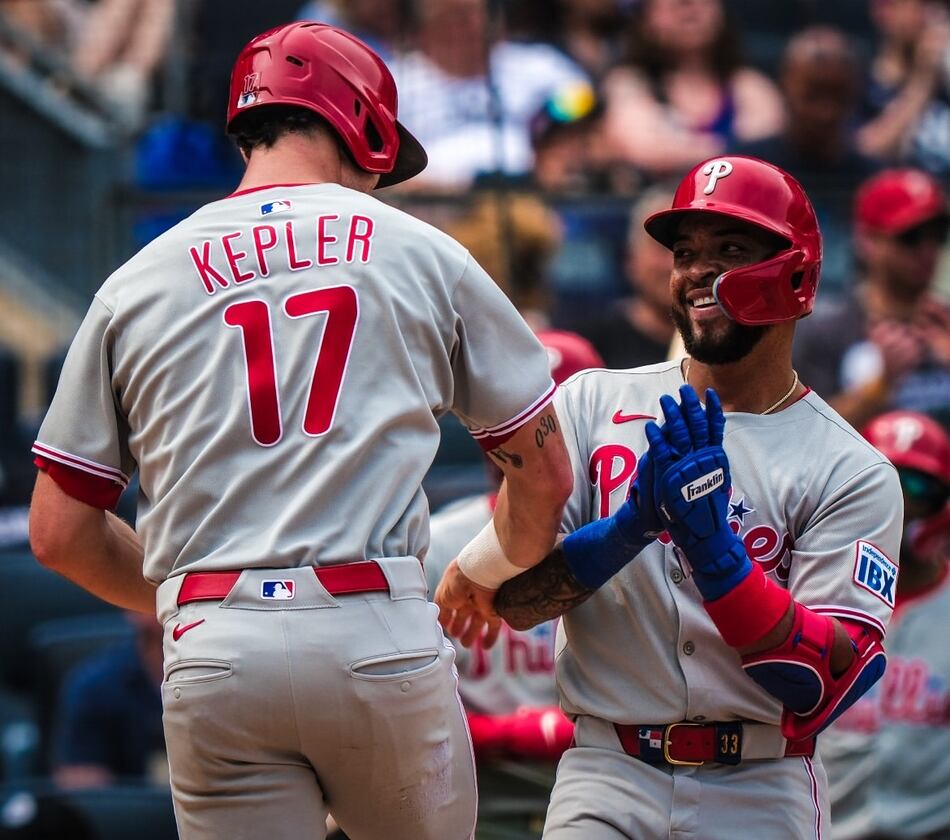 Edmundo Sosa suena jonrón y sufre aparatoso golpe en victoria de los Phillies sobre los Yankees