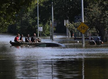 Donald Trump promete donar 1 millón de dólares de su dinero por Harvey