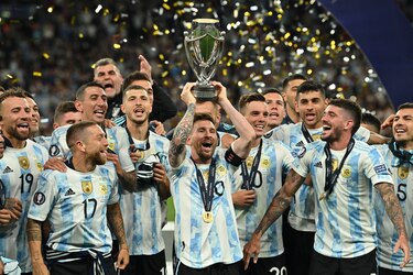Argentina derrota 3-0 a Italia en la Finalissima