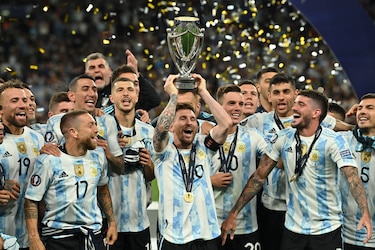 Argentina derrota 3-0 a Italia en la Finalissima