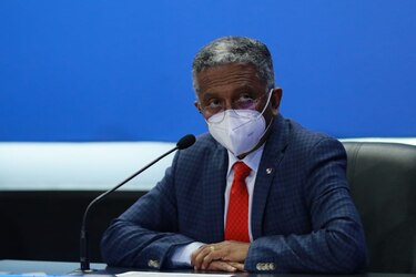Tras nueva evidencia científica el Gobierno cambia intervalo para recibir segunda dosis de AstraZeneca