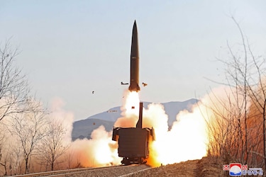 Corea del Norte dispara dos supuestos misiles balísticos pese a sanciones de Estados Unidos