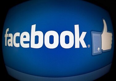 Facebook se adentra más en la música y firma acuerdo con Warner Music