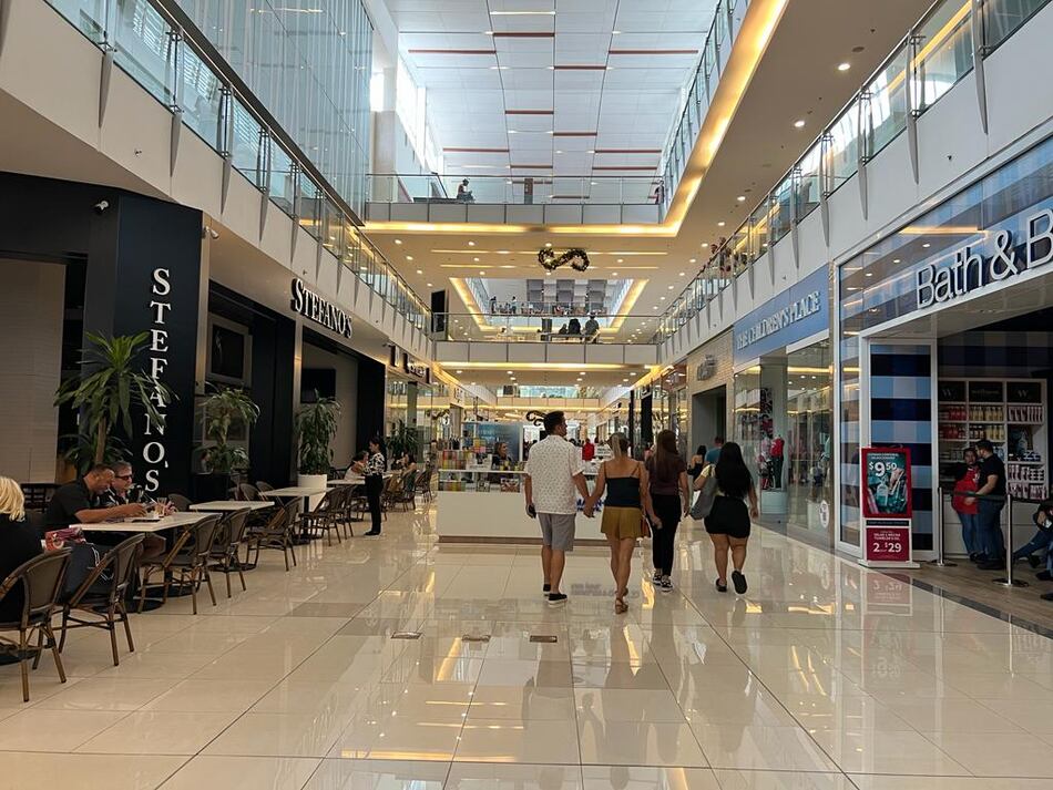 Falla eléctrica afectó sistema de pagos y comunicaciones en locales de centros comerciales