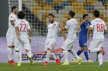 Sevilla, Inter y Napoli ganan en el arranque de la Liga Europa
