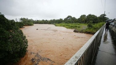 Al menos 280 casas afectadas por inundaciones en la capital