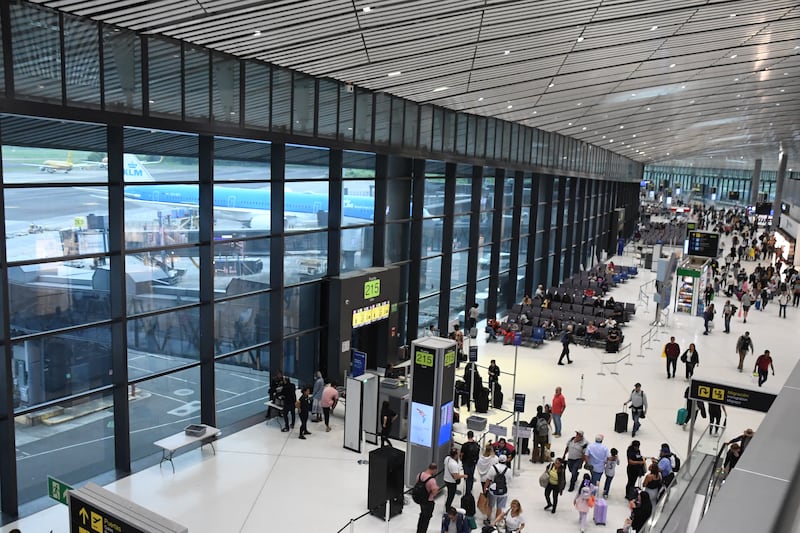 Tasa a pasajeros en tránsito sacaría a Panamá del mapa de las aerolíneas y frenaría el turismo