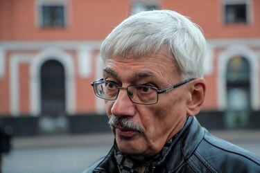 Rusia condena a dos años y seis meses de cárcel a Oleg Orlov, líder de Memorial y Nobel de Paz en 2022