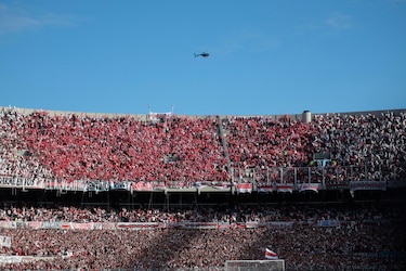 Un hincha muere al caer de una tribuna en el estadio de River Plate
