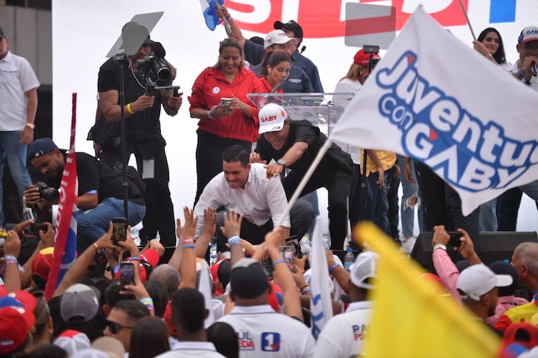 Gaby Carrizo inicia campaña del PRD apelando al ‘no vas’