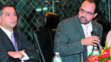 Adolfo Valderrama y Luis Barría pelean la Comisión de Presupuesto