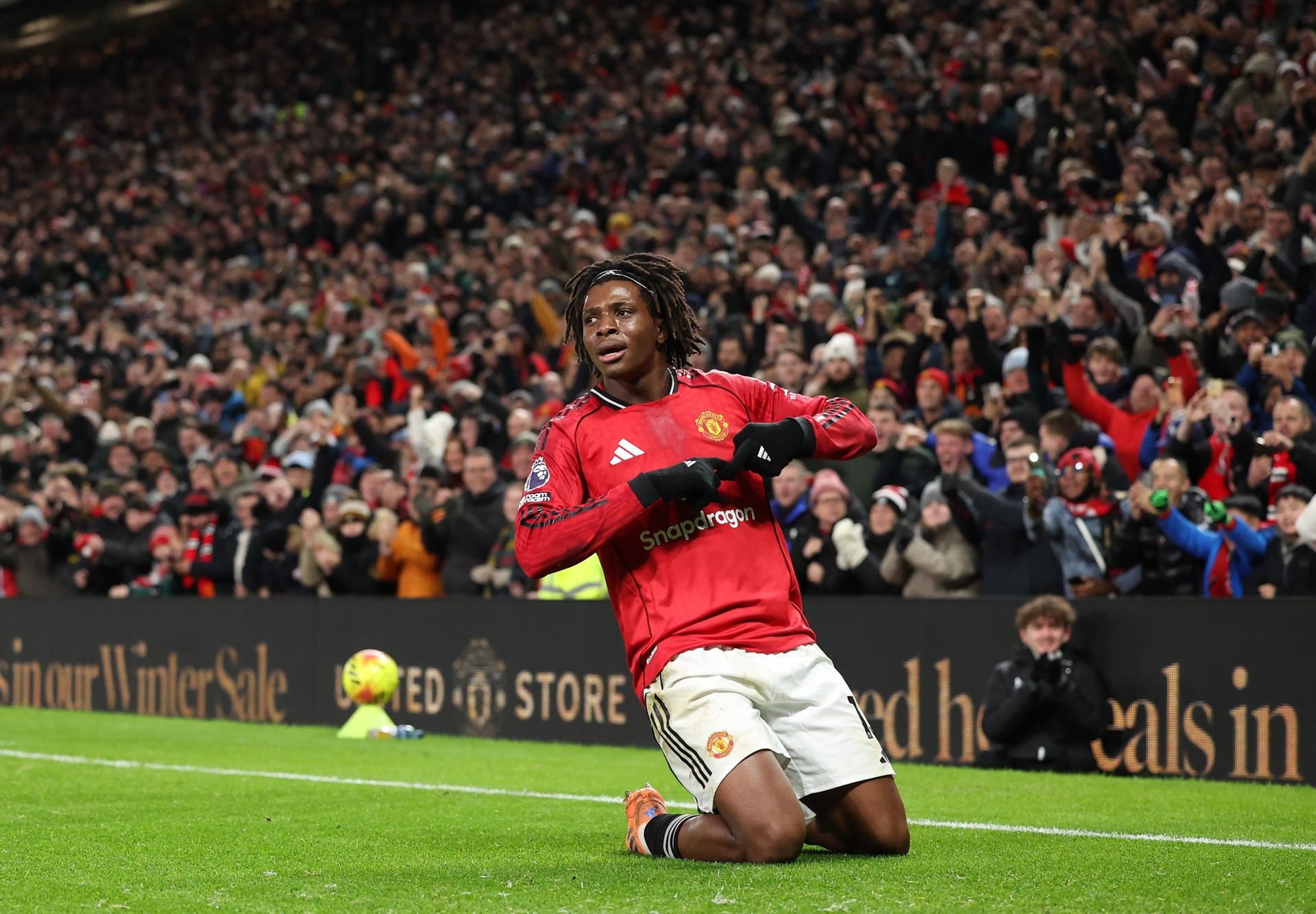 Dorgu lidera el regreso triunfal del Manchester United en el Boxing Day