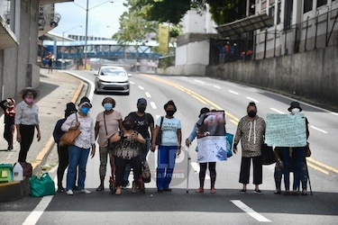 Luego de 10 horas los pacientes afectados por el dietilenglicol abren la vía Interamericana