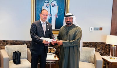 Panamá evalúa ruta aérea directa a Dubái con Emirates Airlines