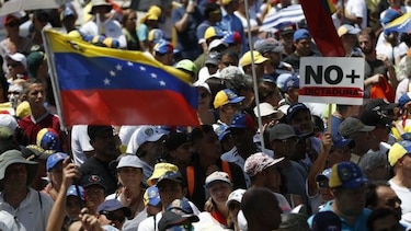 Estados Unidos advierte de una 'respuesta rápida' ante cualquier 'amenaza' contra Juan Guaidó