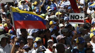 Estados Unidos advierte de una 'respuesta rápida' ante cualquier 'amenaza' contra Juan Guaidó